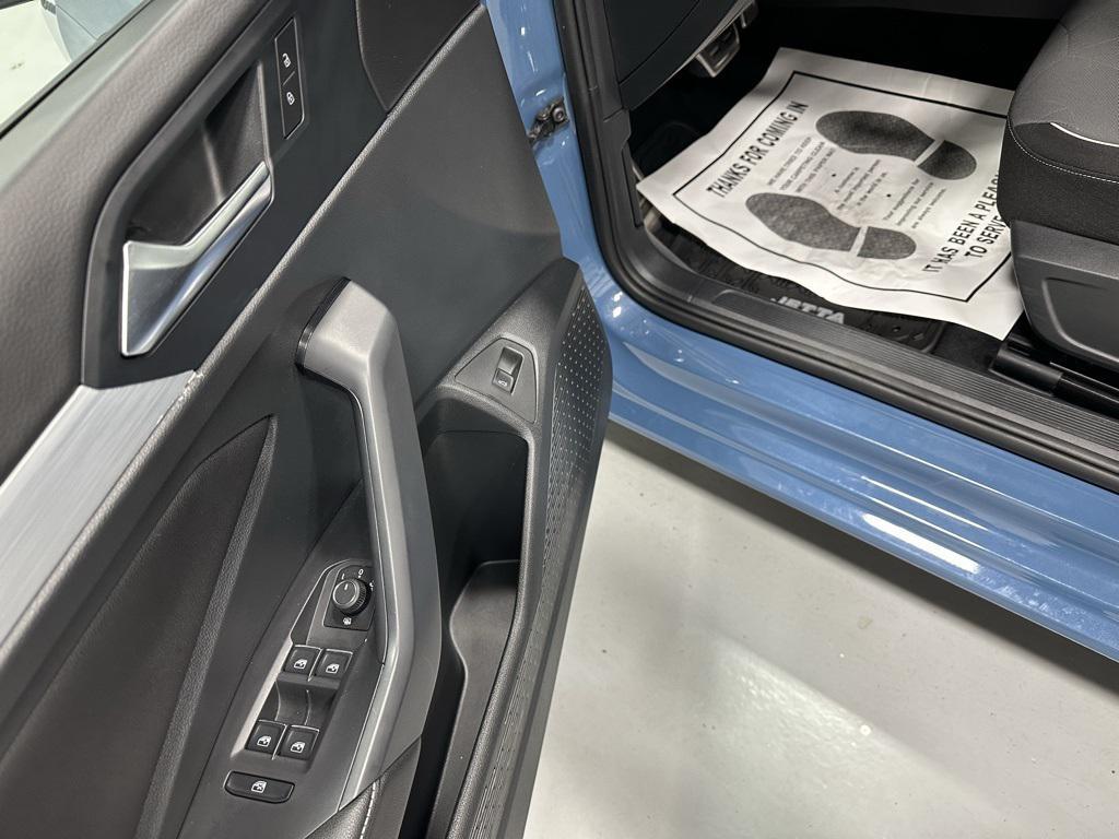 used 2025 Volkswagen Jetta car