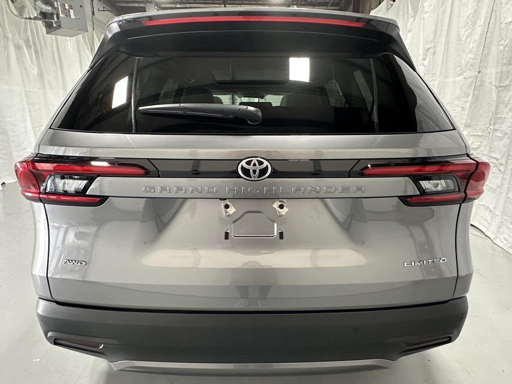 used 2025 Toyota Grand Highlander car, priced at $49,995