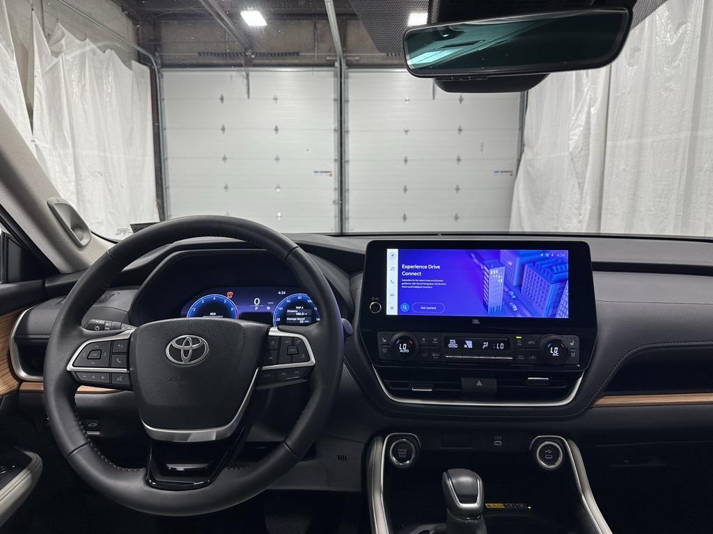 used 2025 Toyota Grand Highlander car, priced at $49,995