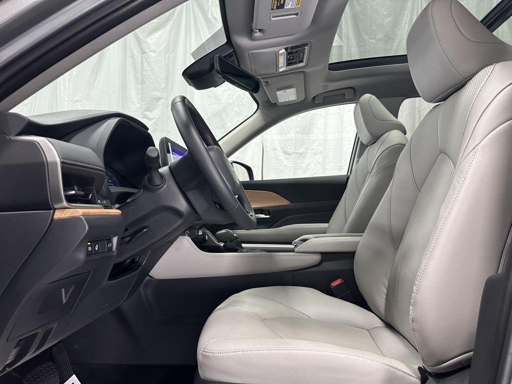 used 2025 Toyota Grand Highlander car, priced at $49,995