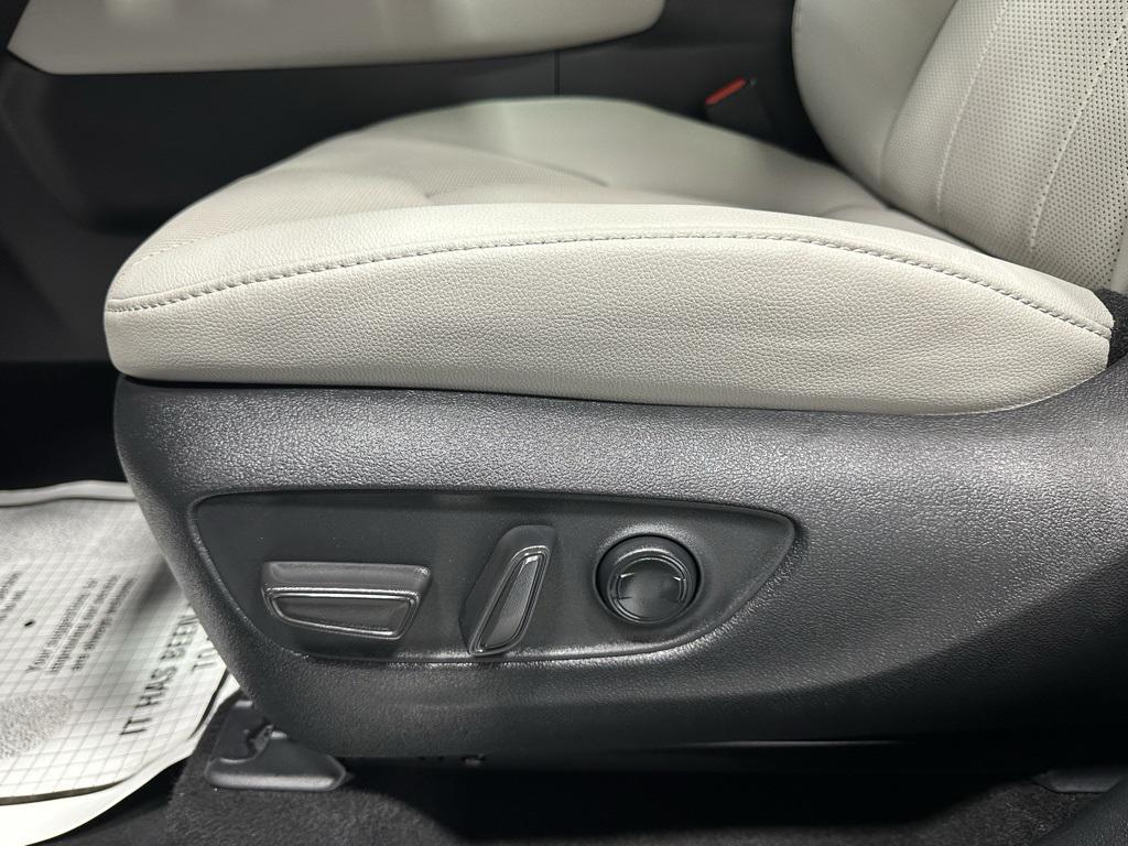 used 2025 Toyota Grand Highlander car, priced at $49,995