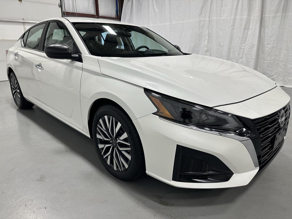 used 2024 Nissan Altima car