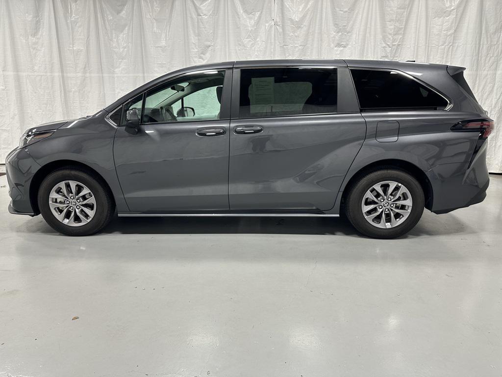 used 2025 Toyota Sienna car, priced at $39,995