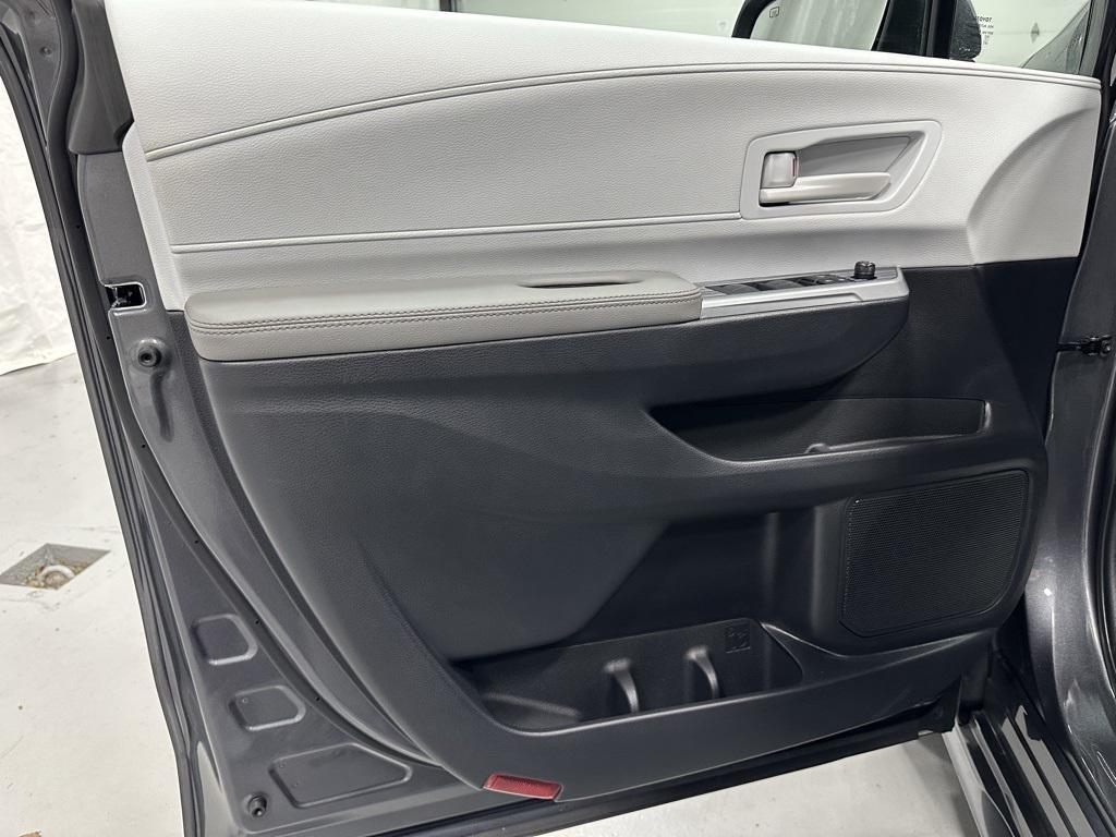 used 2025 Toyota Sienna car, priced at $39,995