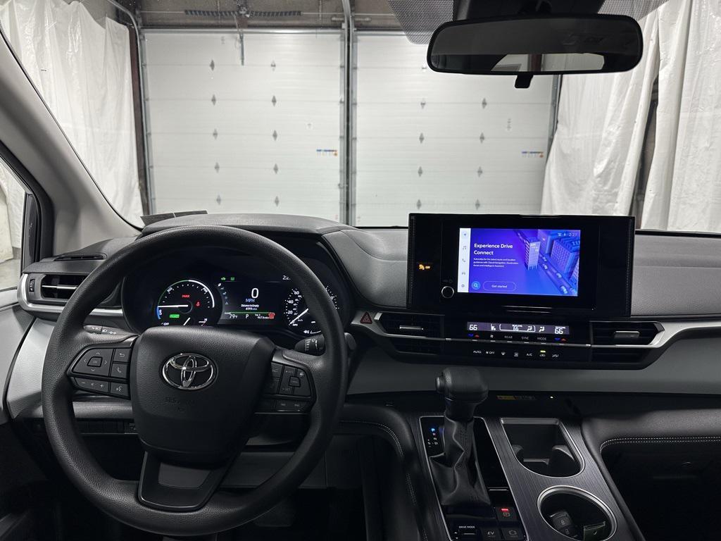 used 2025 Toyota Sienna car, priced at $39,995