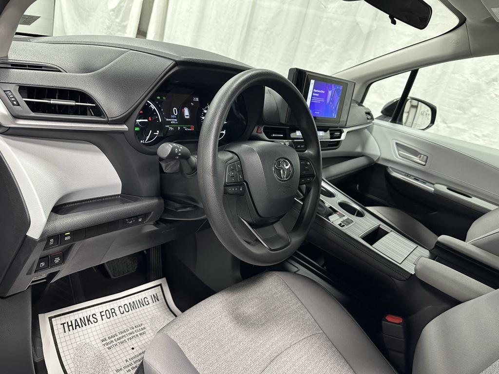 used 2025 Toyota Sienna car, priced at $39,995