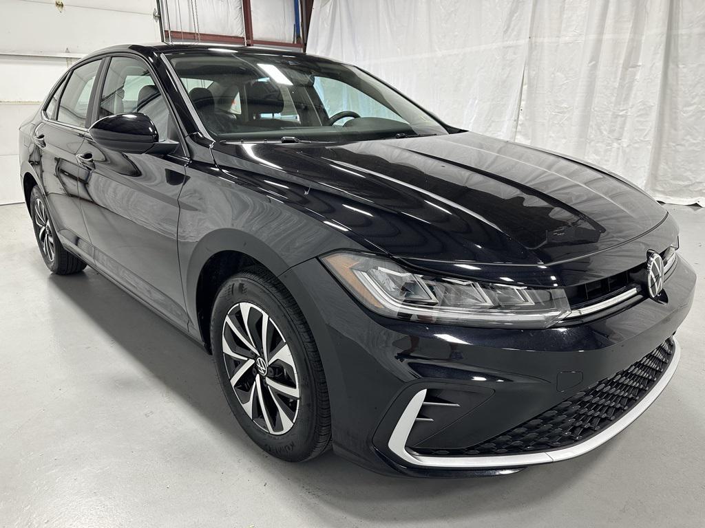 used 2025 Volkswagen Jetta car