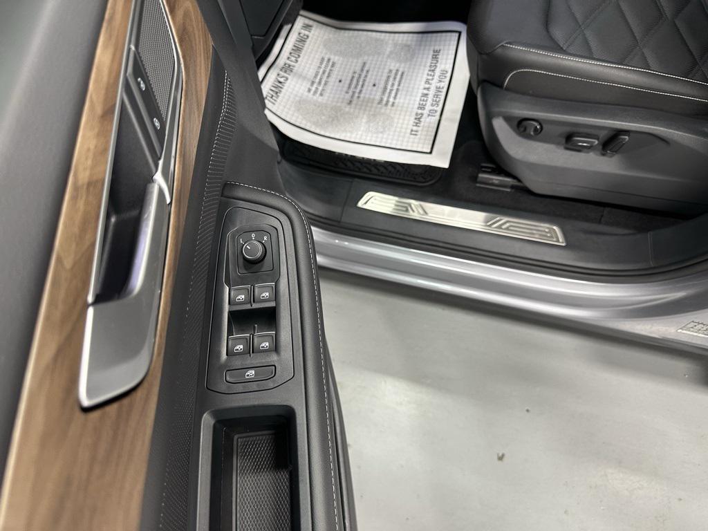 used 2025 Volkswagen Atlas car, priced at $38,495