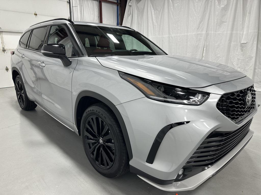 used 2025 Toyota Highlander car