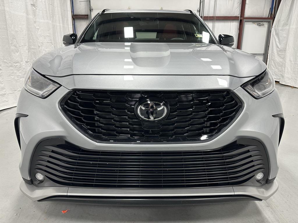 used 2025 Toyota Highlander car