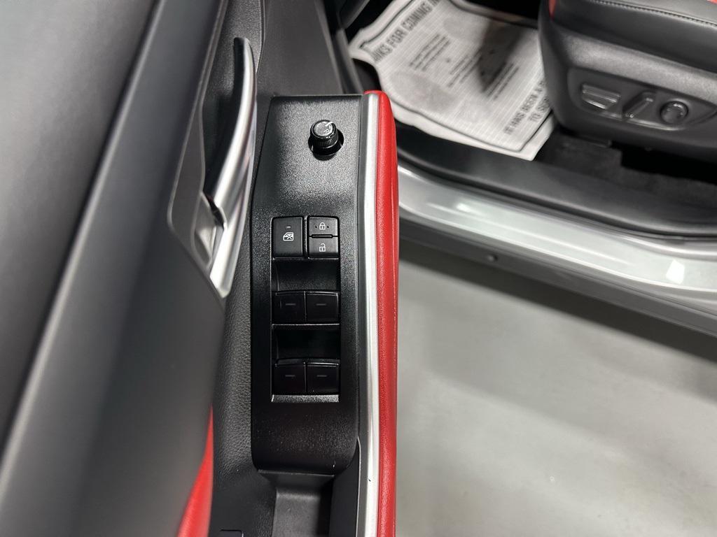 used 2025 Toyota Highlander car