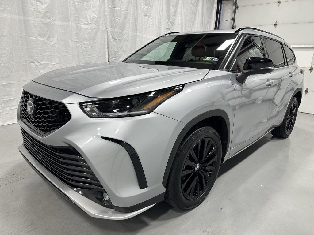 used 2025 Toyota Highlander car