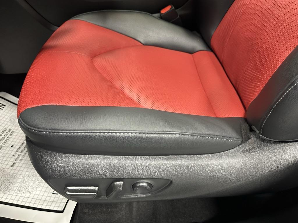 used 2025 Toyota Highlander car