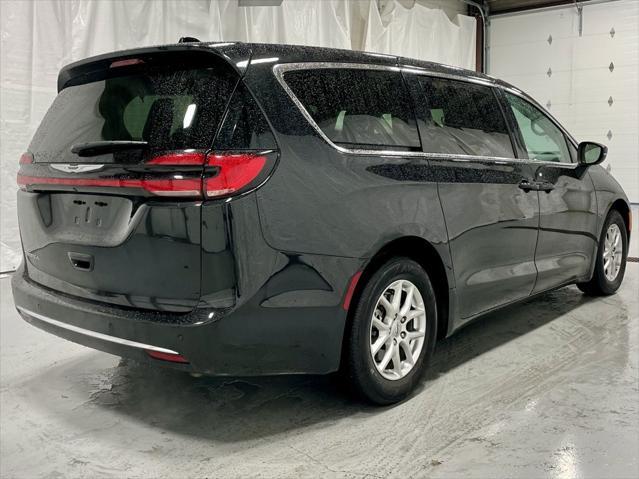 used 2023 Chrysler Pacifica car, priced at $27,495