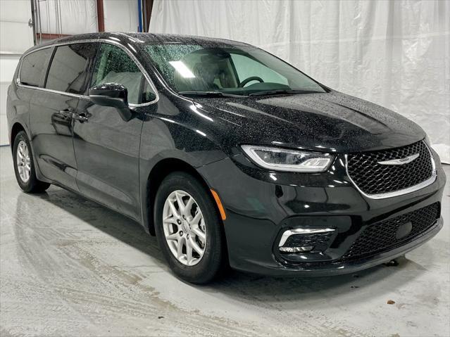 used 2023 Chrysler Pacifica car, priced at $27,495