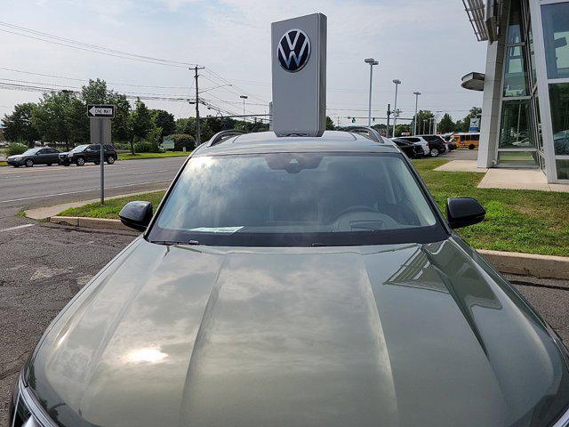 new 2024 Volkswagen Atlas car, priced at $51,654