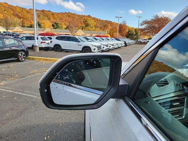 new 2025 Volkswagen Atlas car, priced at $57,616