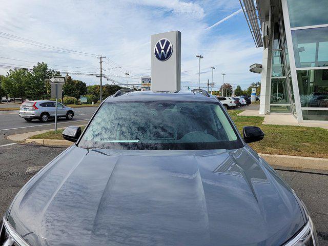 new 2024 Volkswagen Atlas car, priced at $48,328