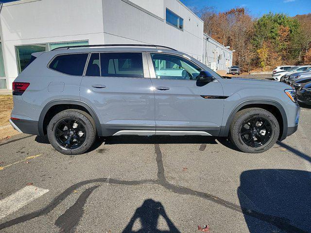 new 2025 Volkswagen Atlas car, priced at $50,028