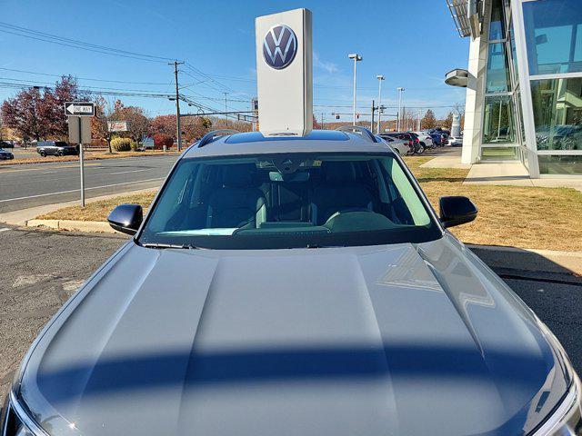 new 2025 Volkswagen Atlas car, priced at $50,028