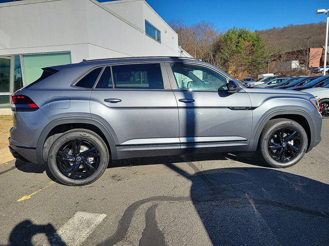 new 2025 Volkswagen Atlas Cross Sport car, priced at $50,011