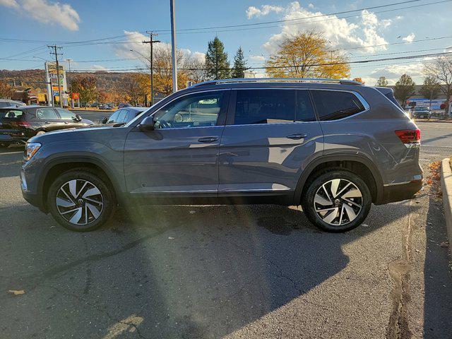 new 2025 Volkswagen Atlas car, priced at $52,438