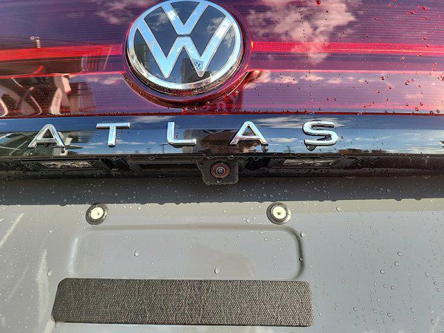 new 2025 Volkswagen Atlas car, priced at $50,198