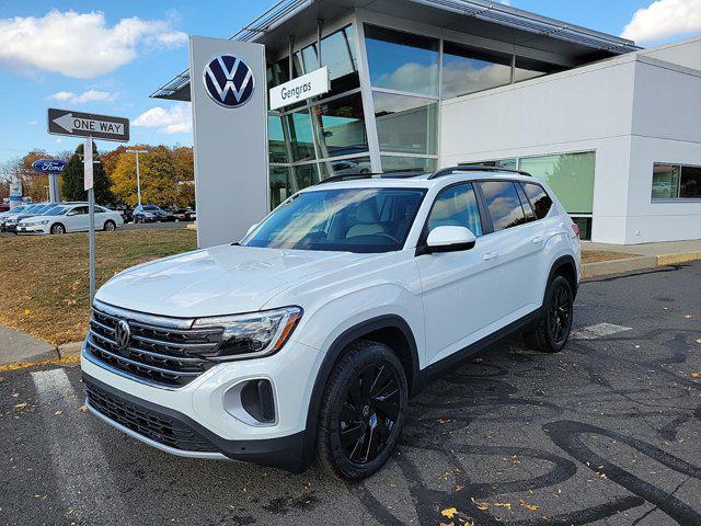 new 2025 Volkswagen Atlas car, priced at $49,677