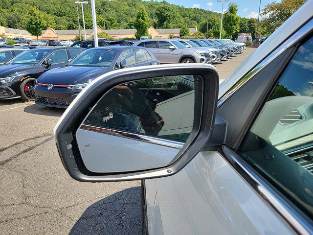 new 2024 Volkswagen Atlas car, priced at $50,092