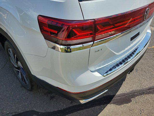 new 2024 Volkswagen Atlas car, priced at $50,092