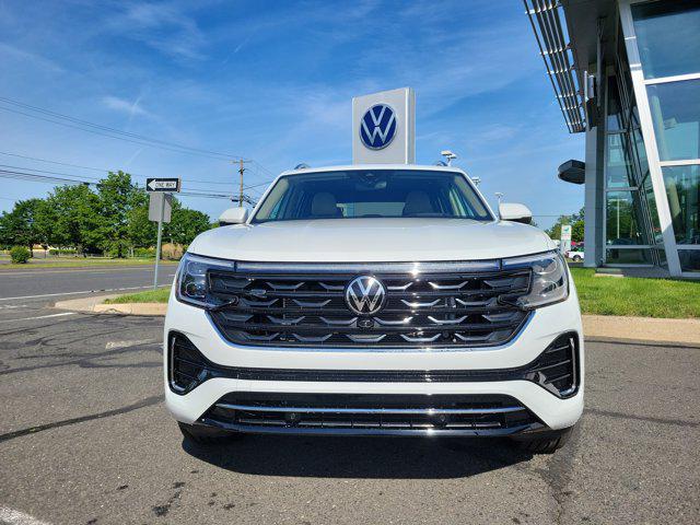 new 2025 Volkswagen Atlas car, priced at $54,221