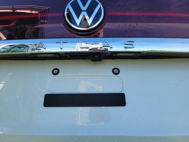 new 2025 Volkswagen Atlas car, priced at $54,221