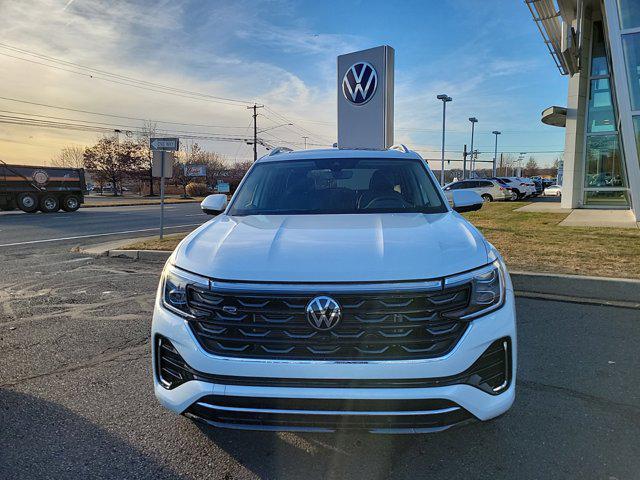 new 2025 Volkswagen Atlas car, priced at $55,696