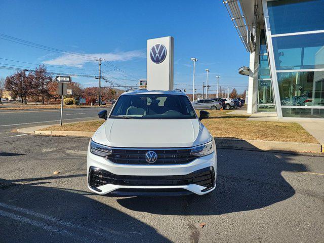 new 2024 Volkswagen Tiguan car, priced at $37,814