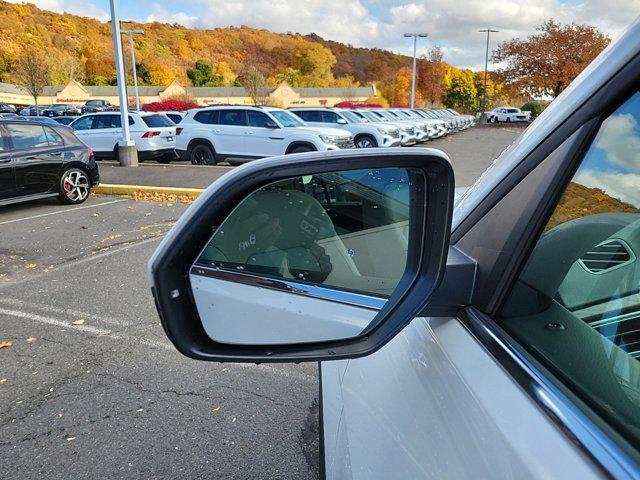 new 2025 Volkswagen Atlas car, priced at $49,677