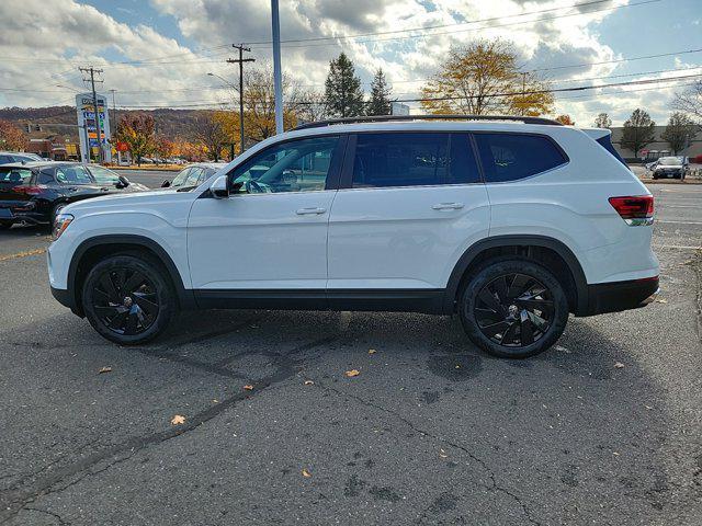 new 2025 Volkswagen Atlas car, priced at $49,677