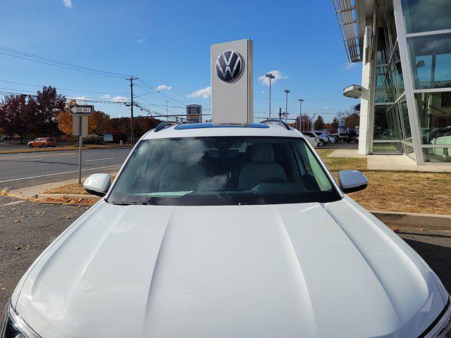 new 2025 Volkswagen Atlas car, priced at $49,677