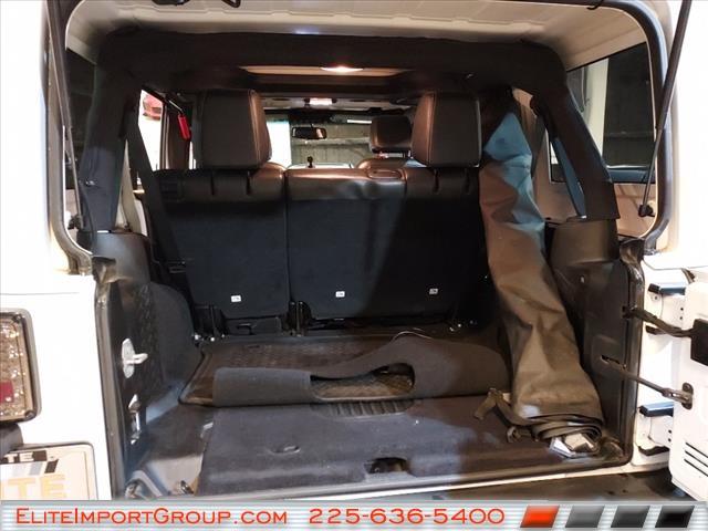 used 2015 Jeep Wrangler Unlimited car, priced at $27,884