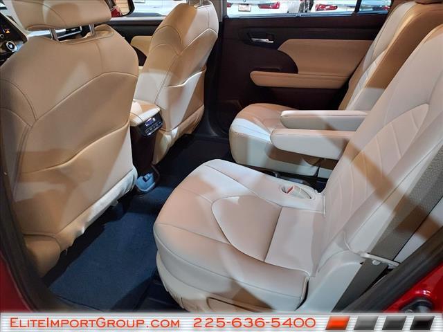 used 2021 Toyota Highlander car, priced at $36,772