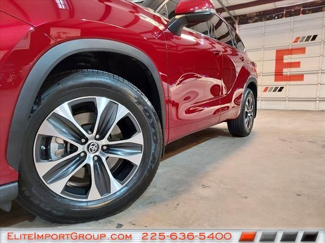 used 2021 Toyota Highlander car, priced at $36,772