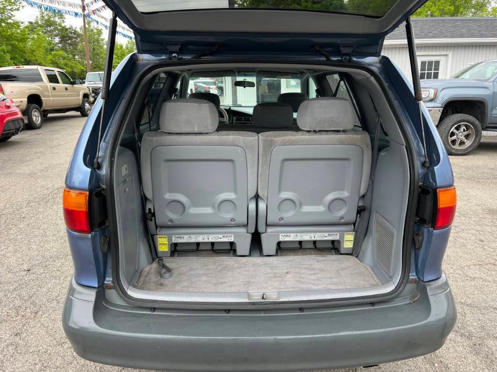 used 2000 Toyota Sienna car, priced at $3,995