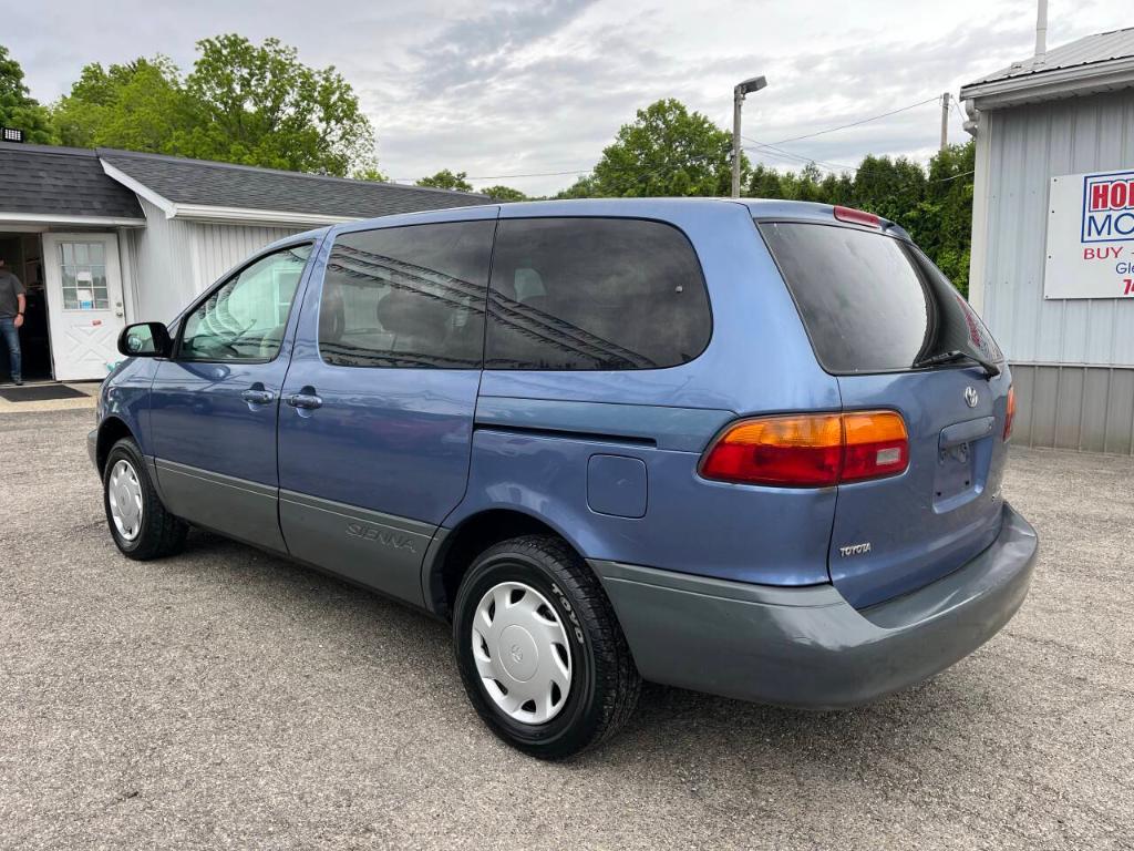 used 2000 Toyota Sienna car, priced at $3,995