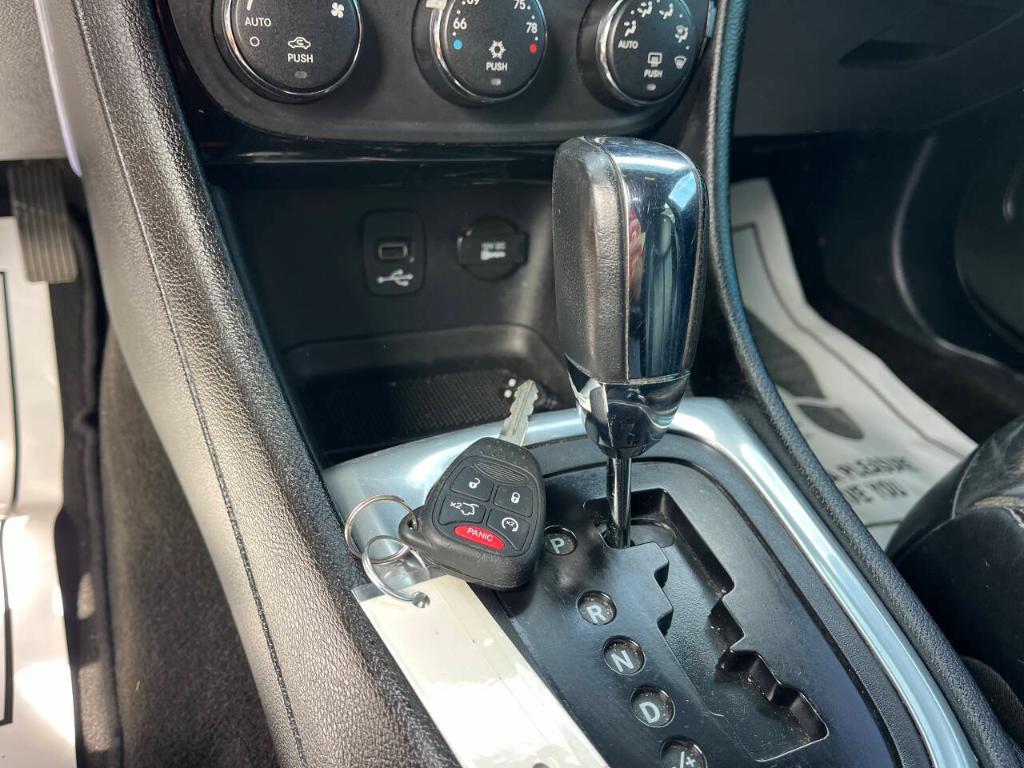 used 2012 Chrysler 200 car, priced at $5,995