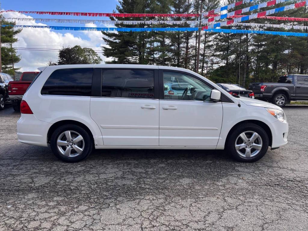 used 2010 Volkswagen Routan car, priced at $4,995