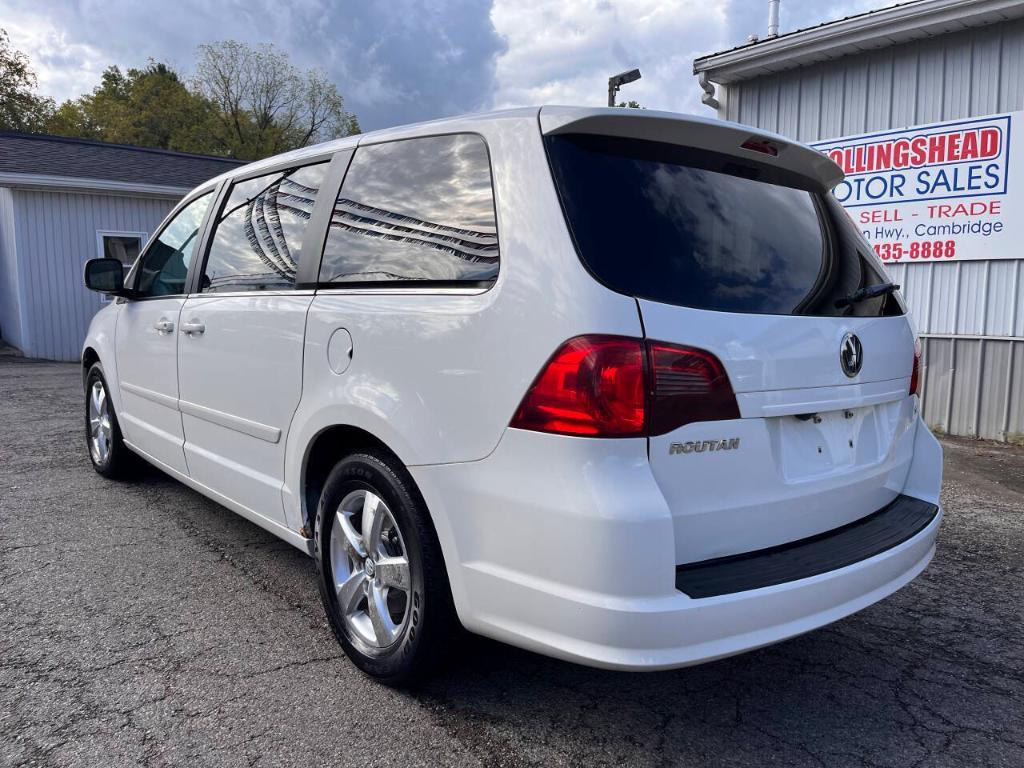 used 2010 Volkswagen Routan car, priced at $4,995