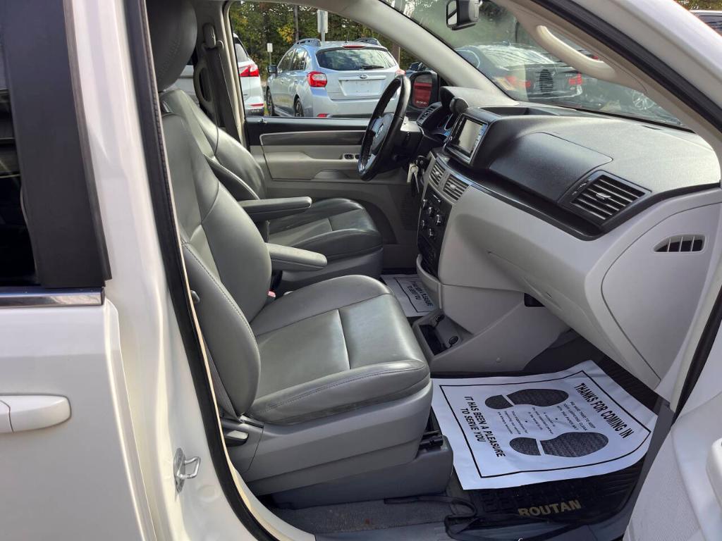 used 2010 Volkswagen Routan car, priced at $4,995