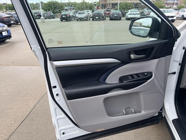 used 2019 Toyota Highlander car, priced at $28,791