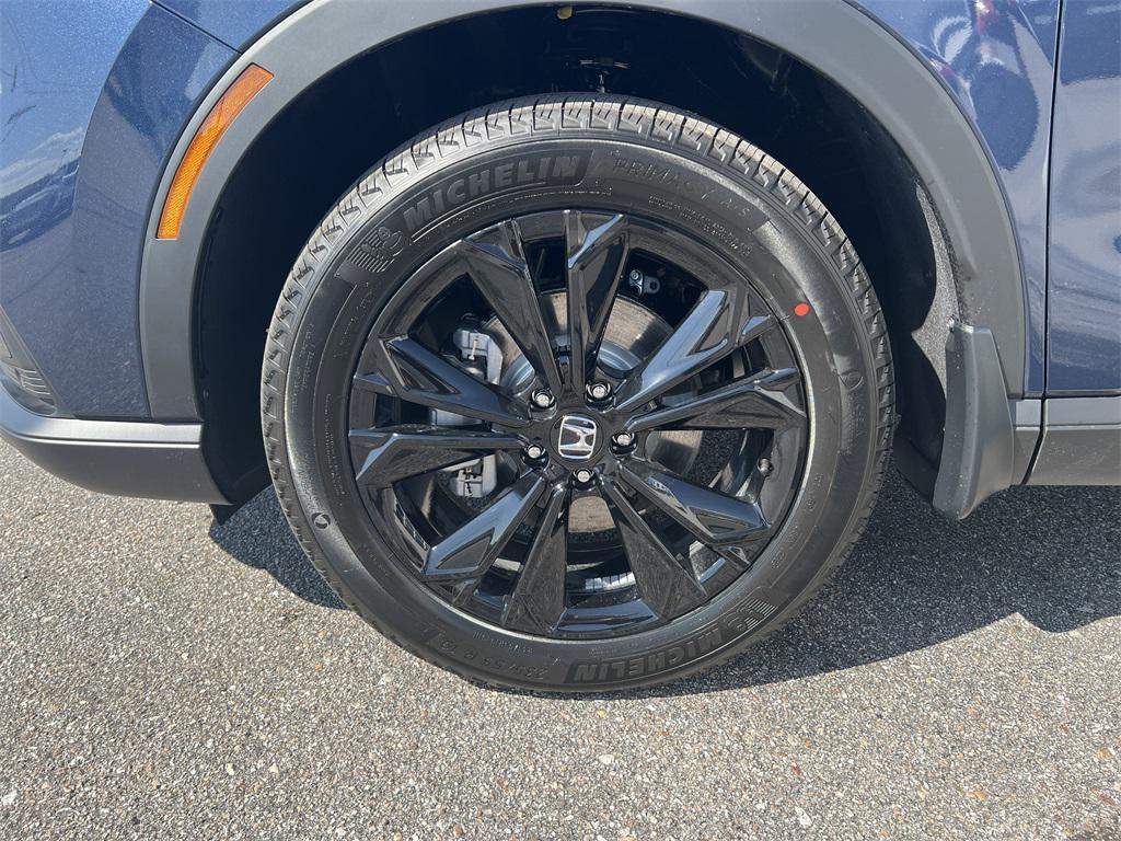 new 2026 Honda CR-V Hybrid car, priced at $43,700