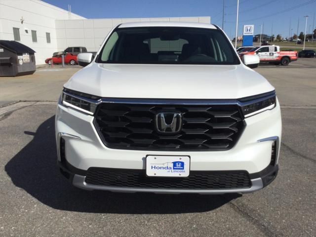 new 2025 Honda Pilot car, priced at $47,450