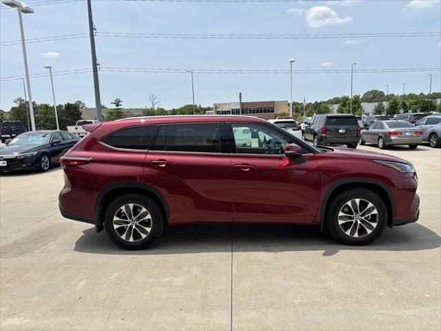 used 2021 Toyota Highlander car, priced at $33,971